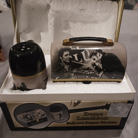 NWT!! ELVIS PRESLEY COLLECTIBLES BUNDLE (7 Items) - Picture 9 of 12